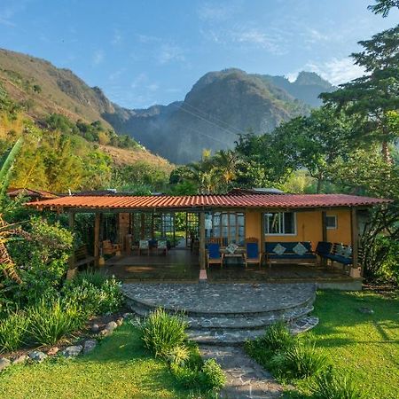 Lake Front Retreat At Los Elementos Санта Круз Ла Лагуна Екстериор снимка