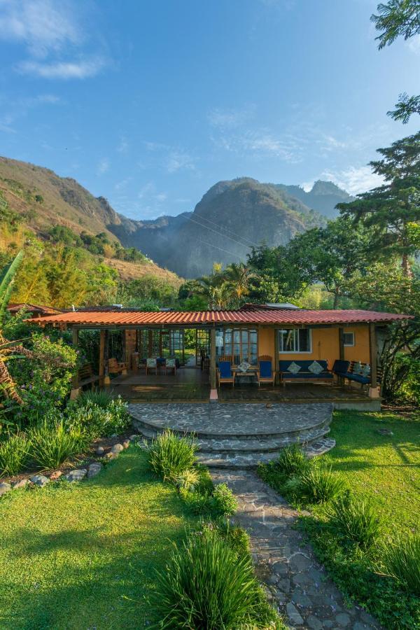 Lake Front Retreat At Los Elementos Санта Круз Ла Лагуна Екстериор снимка