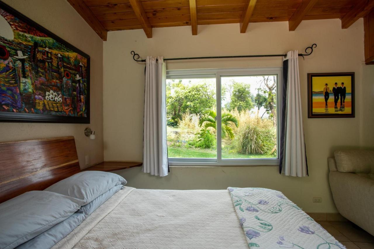 Lake Front Retreat At Los Elementos Санта Круз Ла Лагуна Екстериор снимка