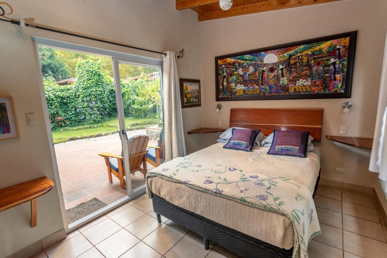 Lake Front Retreat At Los Elementos Санта Круз Ла Лагуна Екстериор снимка