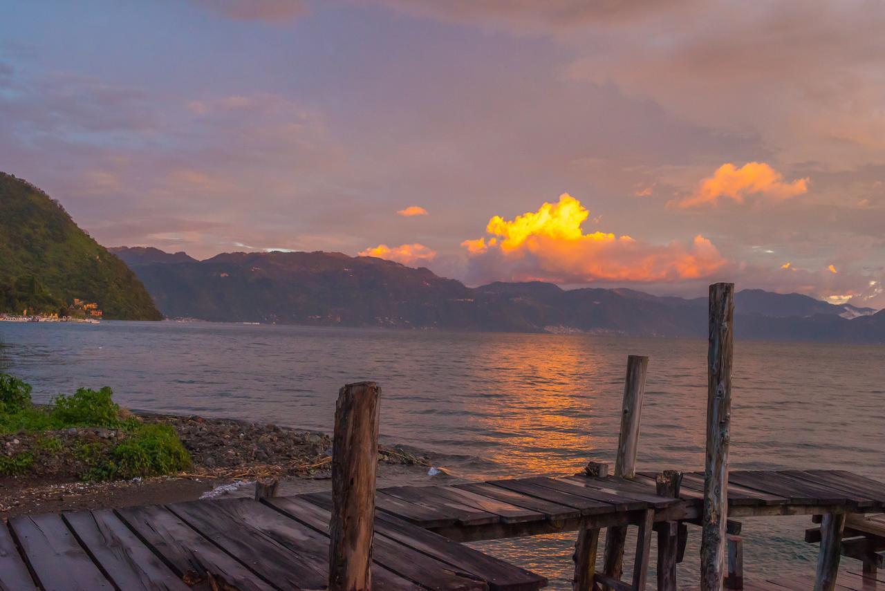 Lake Front Retreat At Los Elementos Санта Круз Ла Лагуна Екстериор снимка